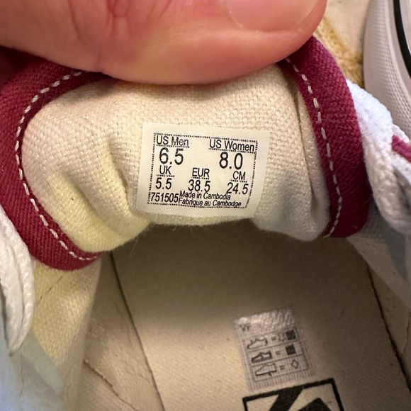 EUC Women’s size 8 Old Skool Vans, maroon and white, - Picture 6 of 7